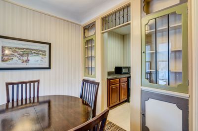 Barclay Suite Dining Area
